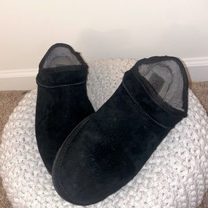 Super comfy authentic UGG slippers!